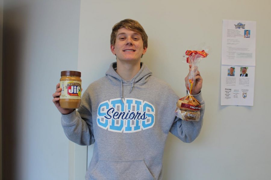 Senior Ben Mueller with his peanut butter and bagels. 
