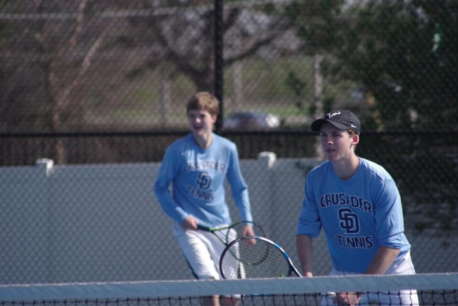 Tennis Team LOVEing District Glory