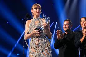 Taylor Swift wins her third VMA award of the night