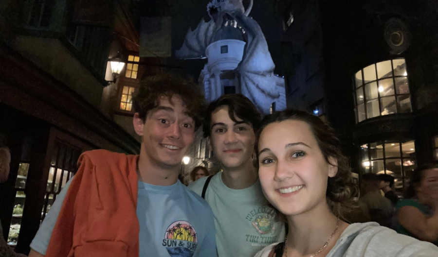 Will Dery and his family visit Universal Studios in Florida